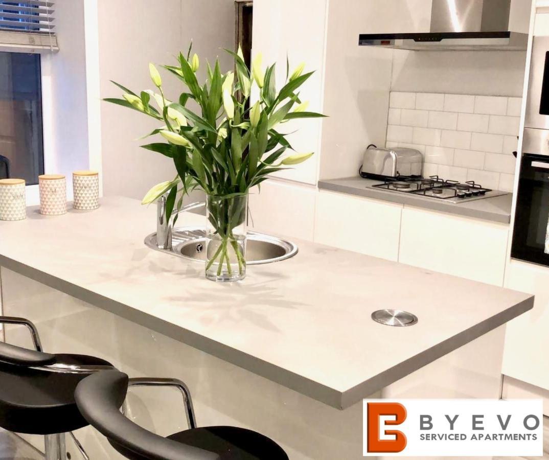 Byevo Almar Villa - Close To City And Airport - Perfect For Contractors Or Large Groups Glasgow Ngoại thất bức ảnh