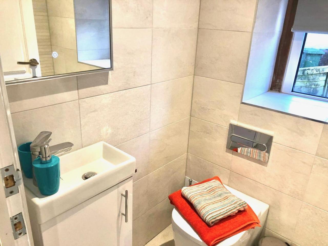 Byevo Almar Villa - Close To City And Airport - Perfect For Contractors Or Large Groups Glasgow Ngoại thất bức ảnh